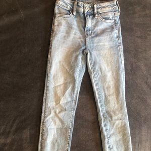 American Eagle light wash jeans